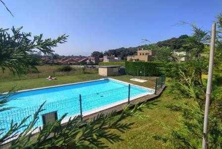Apartamento Con Piscina Apartment Llanes Luaran gambar